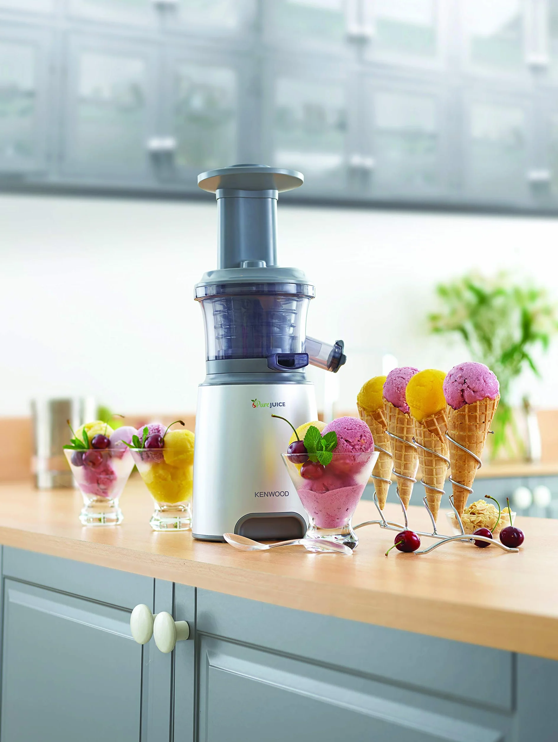 Kenwood JMP601SI PureJuice Estrattore di Succo a Freddo, Centrifuga Slow Juicer con Accessorio Sorbetto, 150 W, 1.3 Litri, Plastica, Argento