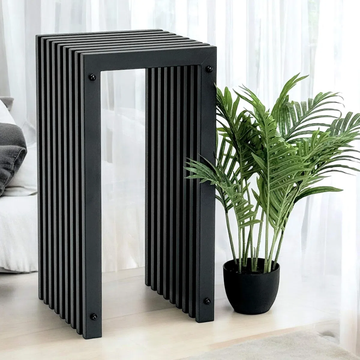 DanDiBo Sgabello a doghe in metallo, nero, base rettangolare, 65 cm, massiccio, moderno, con doghe (altezza 65 cm/L)