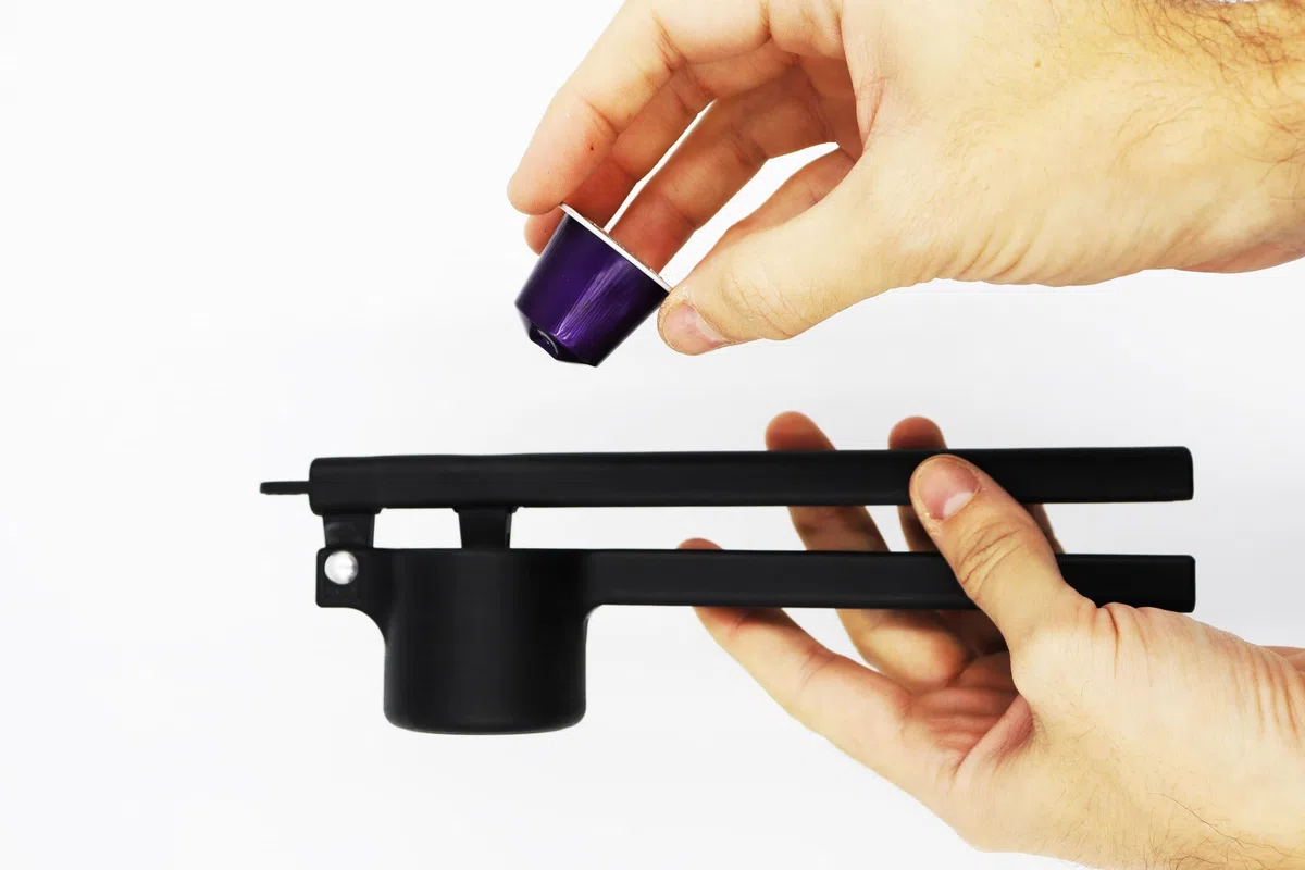 Pod-Crush, Riciclatore di Capsule di Caffè in Alluminio: Soluzione Ecologica per Gustare il tuo Caffè e Prenderti Cura dell'Ambiente - Compatibilità Universale con le Capsule più Famose.