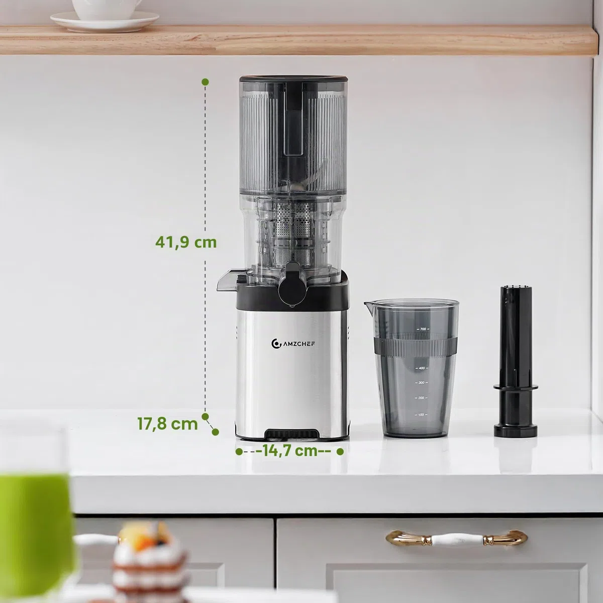 AMZCHEF Spremiagrumi – Slow Juicer con larghezza 135 mm e tubo di alimentazione più grande per verdure e frutta intere – Spremiagrumi facile da pulire con 2 bicchieri, argento