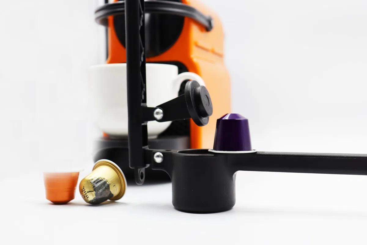 Pod-Crush, Riciclatore di Capsule di Caffè in Alluminio: Soluzione Ecologica per Gustare il tuo Caffè e Prenderti Cura dell'Ambiente - Compatibilità Universale con le Capsule più Famose.