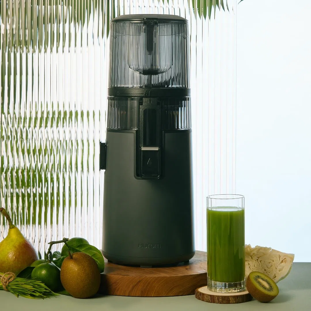 Hurom | Estrattore H-70 - Succhi Più Sani, Gustosi e Senza Sprechi, Estrattore di Succo Premium, Pulizia Facile e Veloce, Alta Resa di Succo, Tecnologia di Spremitura Lenta - Charcoal